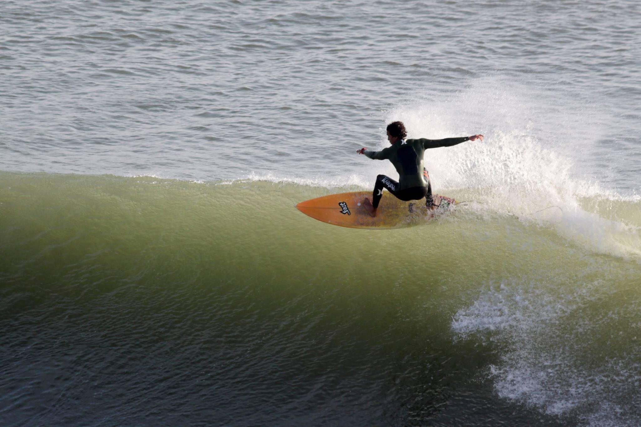 Surfer auf Welle