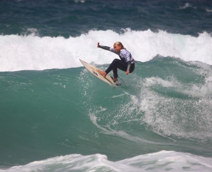 Ed Smith U12 Winner at the Grom Nightsearch