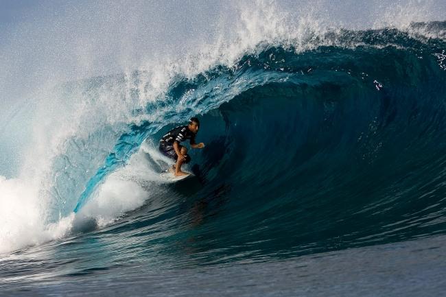 Bobby Martinez Claims Billabong Pro Tahiti Over Taj Burrow