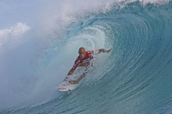 Kelly Slater doing what he does best