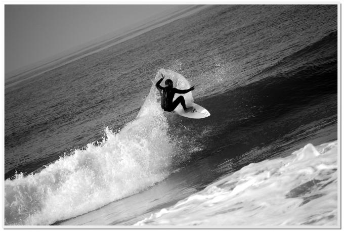 SURFING