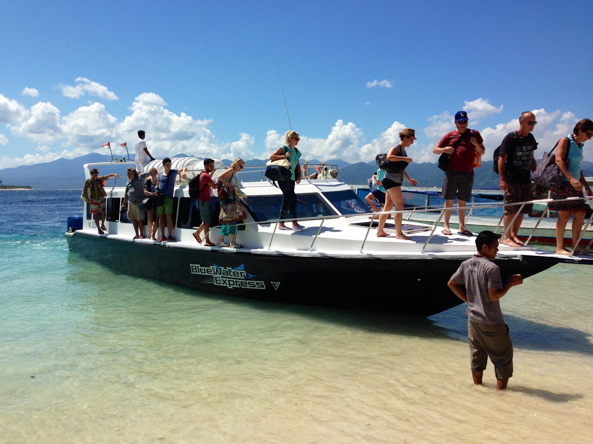 fast boat from bali to gili trawangan for surfers