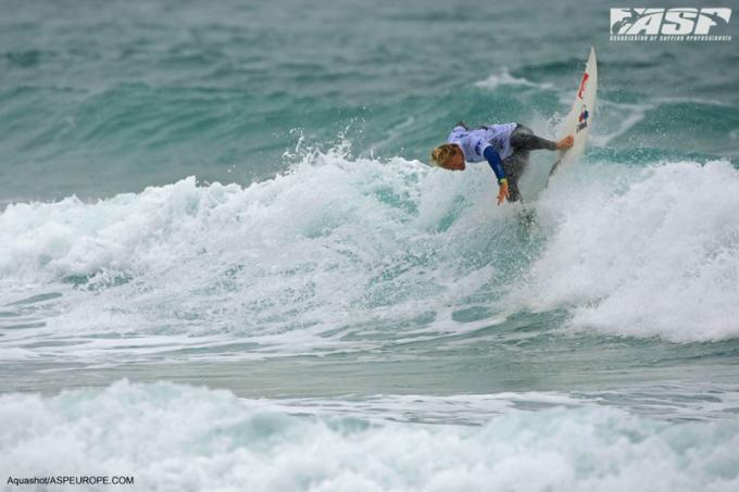 Fred Robin surfing in Newquay