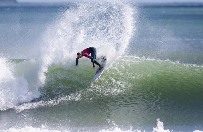 Carissa Moore takes 2010 TSB Bank Women's Surf Festival