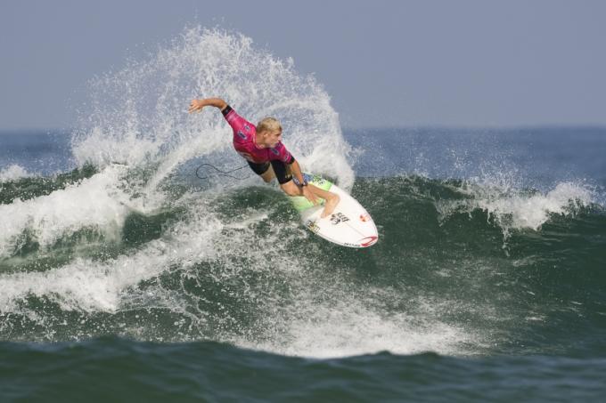 Mick Fanning on his way to win the Quiksilver Pro France