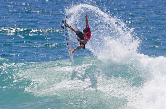 Adriano de Souza at Snapper Rocks