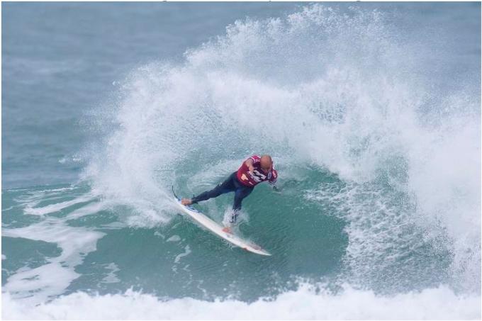 Kelly Slater moves to Lead ASP Ratings