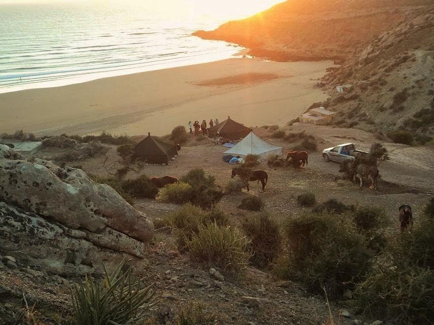 camp, surf spot change