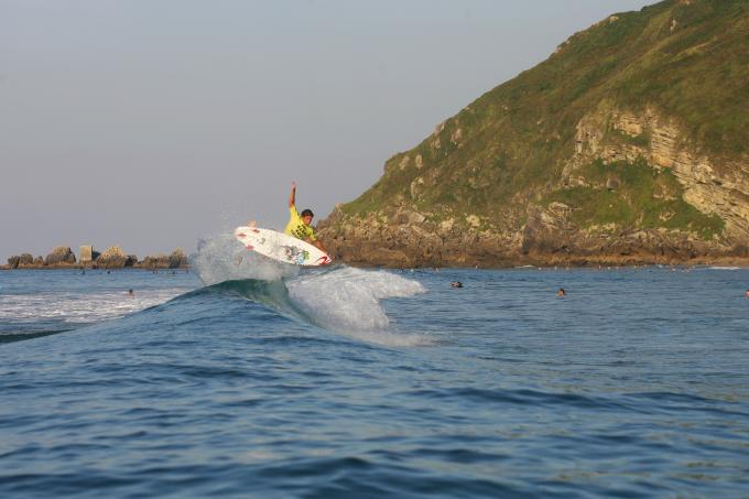 6.0 Cash for Tricks Zarautz Action