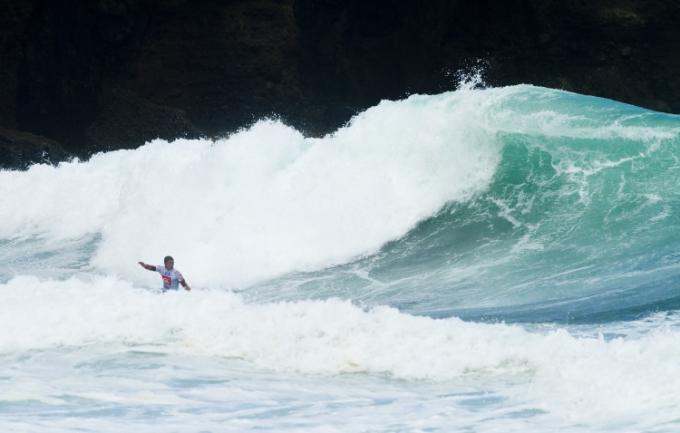 Tim Macdonald Bottom Turn