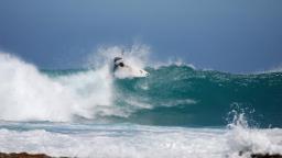 Jakes Point Waves