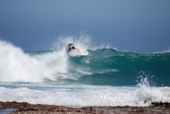 Jakes Point Waves