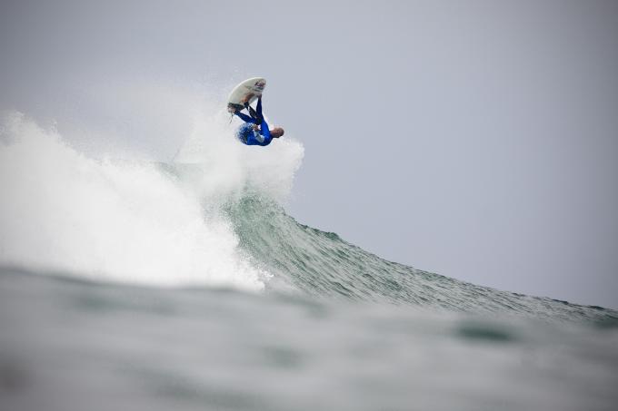 Kelly Slater Takes Hurley Pro Trestles Title