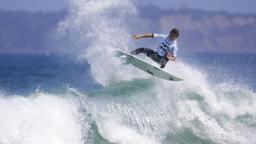 Dillon Perillo Air at Narrabeen