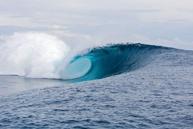 Empty Wave at Teahupo'o