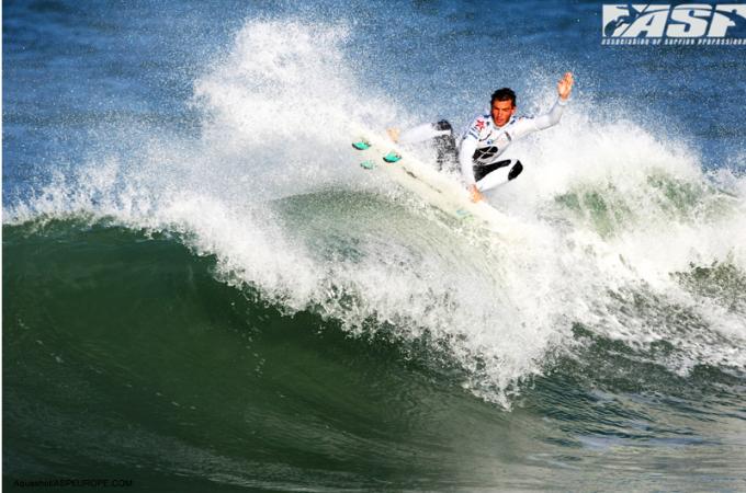 Frederico Morais above the lip