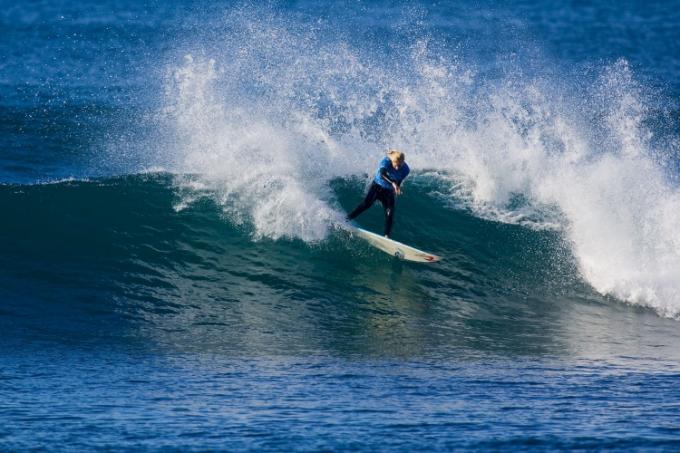 Stephanie Gilmore going off at Bells