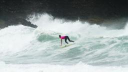 Maxime Huscenot Surfing Messy Piha