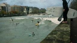 Surfing Urumea River - Waves more than 1 Km length