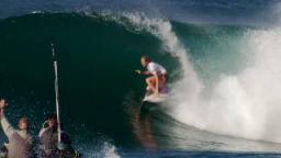 Womens Final Heat for the Jewel - 2010 Billabong Pipe Masters