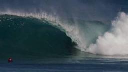 Rd1 Ht3 John Florence vs Kai Otton - 2010 Billabong Pipe Masters