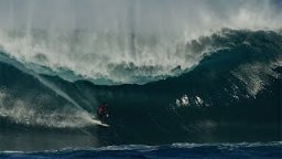 Amp Sessions: Kerby Brown Defies Death While Surfing The Left