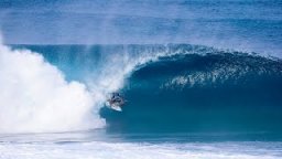 Highlights: World Class Surf At Perfect Pipeline