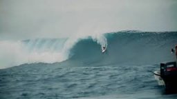Kelly Slater Paddles Into Huge Cloudbreak | May 26th, 2018