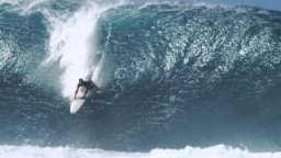 Pipe Highlights: Pressure Is On In Building Swell