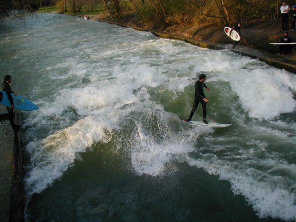 Eisbach_surf.jpg