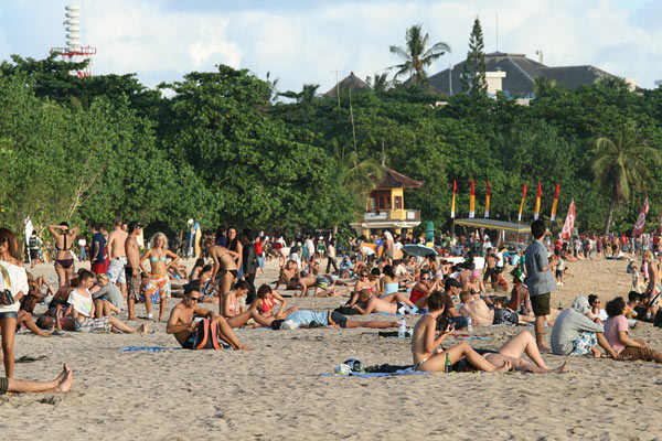 kuta_beach_2.jpg