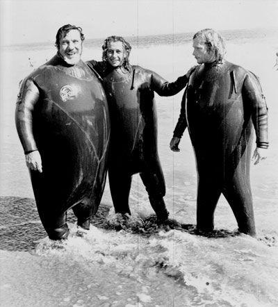 4500aab29d789e6b3951c777124b6302--surf-shop-the-suits.jpg