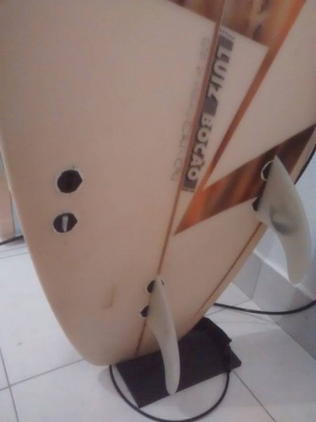 brokenfin.jpg