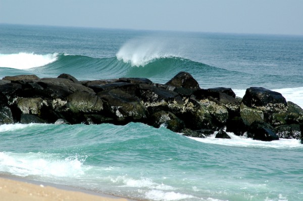 Waves_in_Manasquan_NJ.jpg