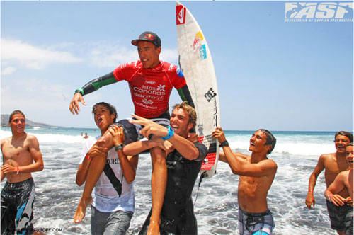 Vasco Ribeiro celebrates his Islas Canarias Santa Pro Junior win