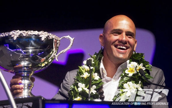 kelly slater with trophy