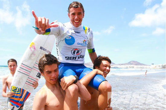 Vasco Ribeiro Held Aloft