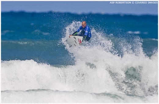 Slater Pulls Big Air in Rip Curl Pro Final
